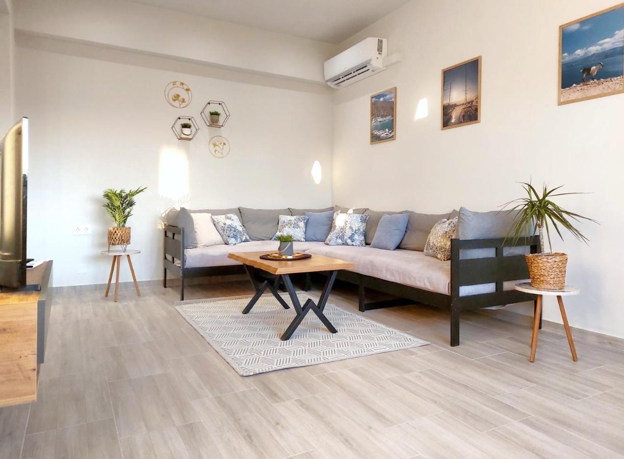 Holiday House Heraklion Deluxe Exterior photo