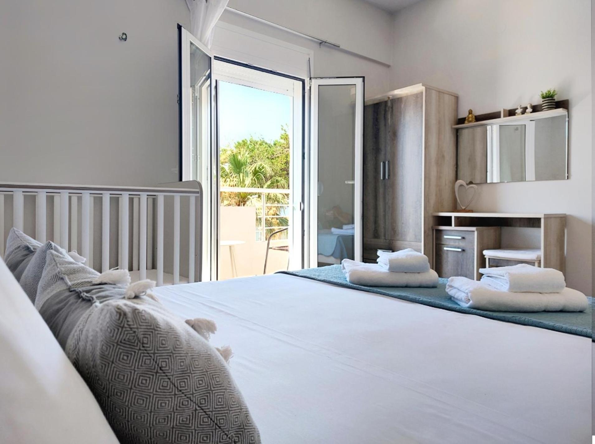 Holiday House Heraklion Deluxe Exterior photo